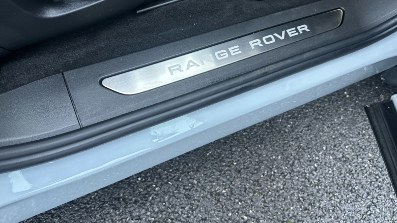 Land Rover Range Rover Evoque 1.5 P270e Dynamic SE 5dr Auto Hatchback